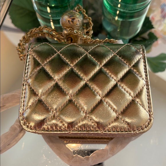 Chanel VIP Bag - Picture 5 of 8